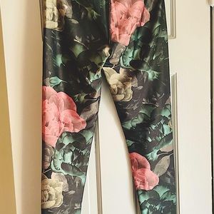 Onzie Flow floral leggings